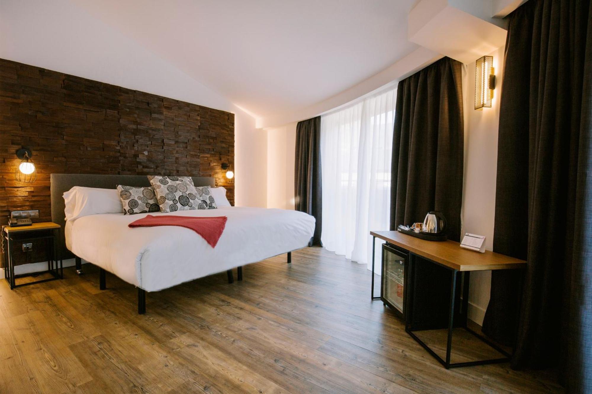 Yomo Centric Hotel Andorra la Vella Phòng bức ảnh