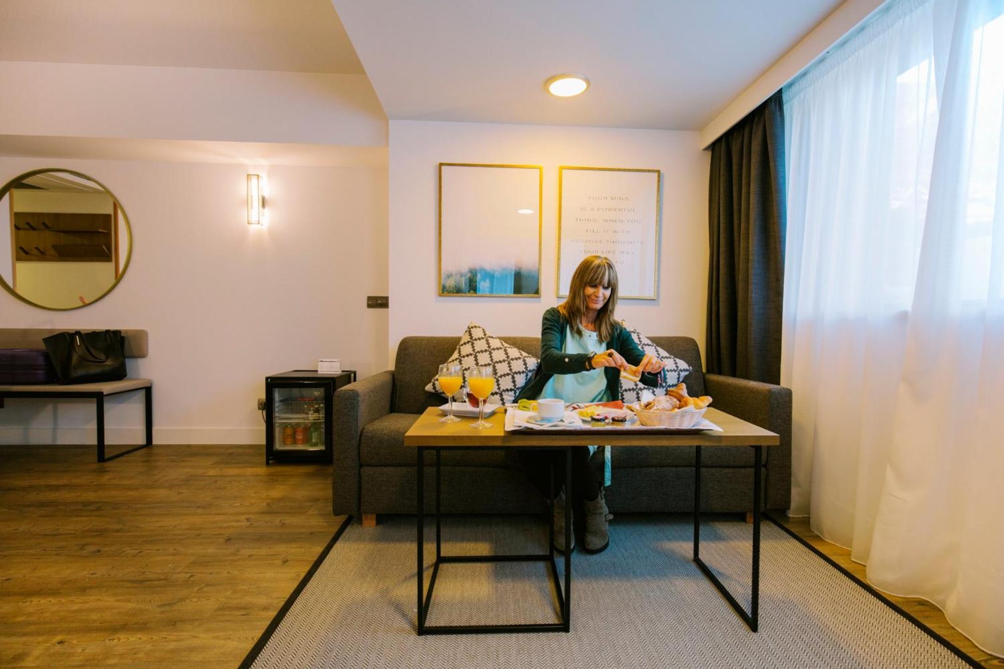 Yomo Centric Hotel Andorra la Vella Phòng bức ảnh